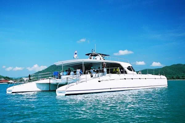 Serenity catamaran rental on Koh Samui
