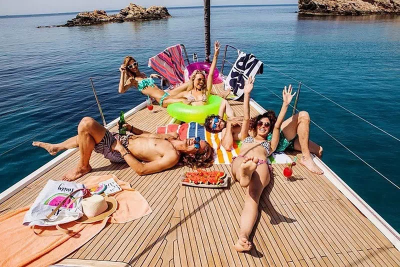 Aello siling yacht view 2