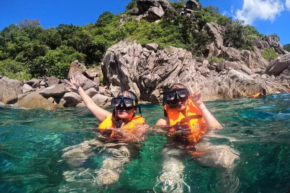 Koh Tao & Koh Nang Yuan image 8