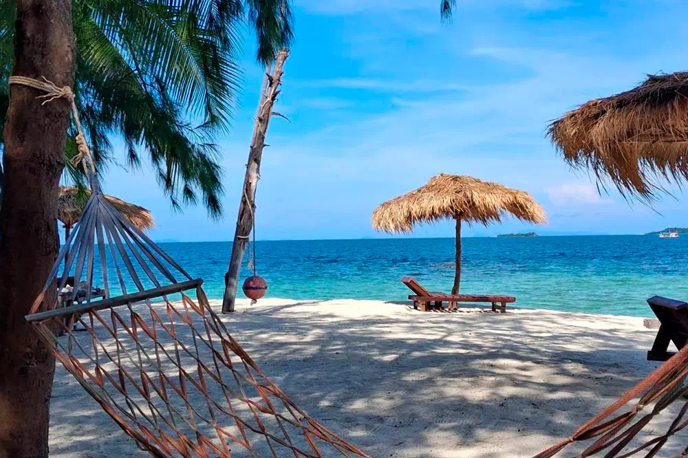 Koh Rap, relaxing on the beach