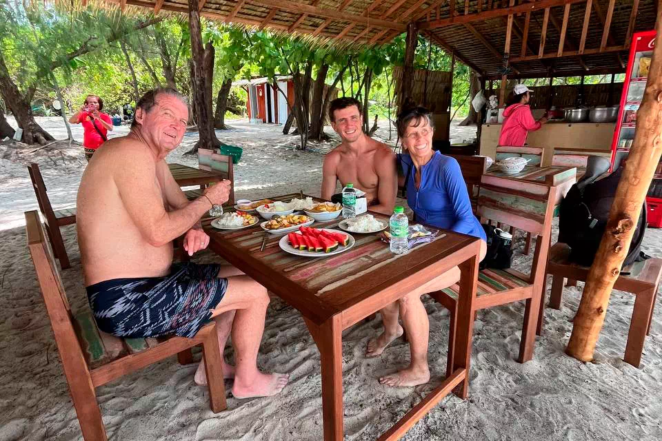 Koh Rap, beach with pigs