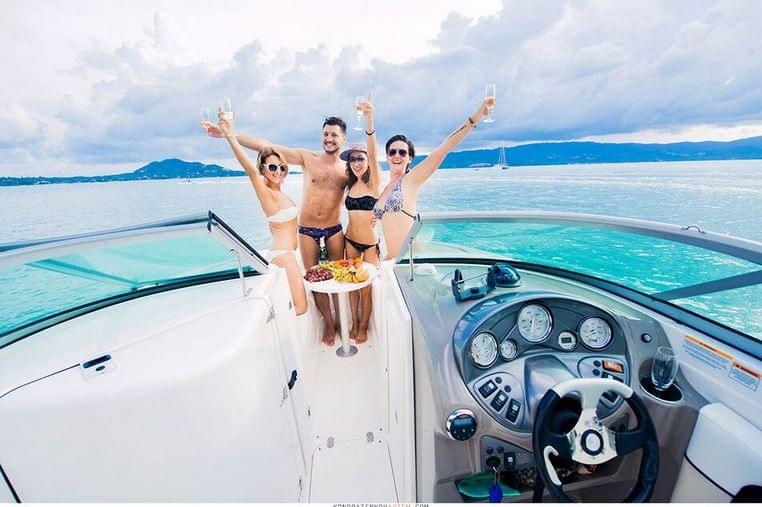 Rent speeboat Rinker Captiva 246 on Koh Samui view 5