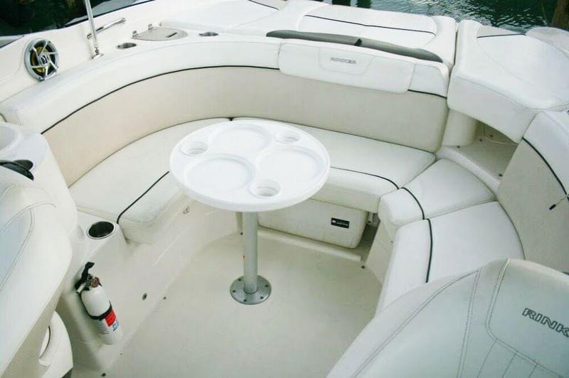 Rent speeboat Rinker Captiva 246 on Koh Samui view 6