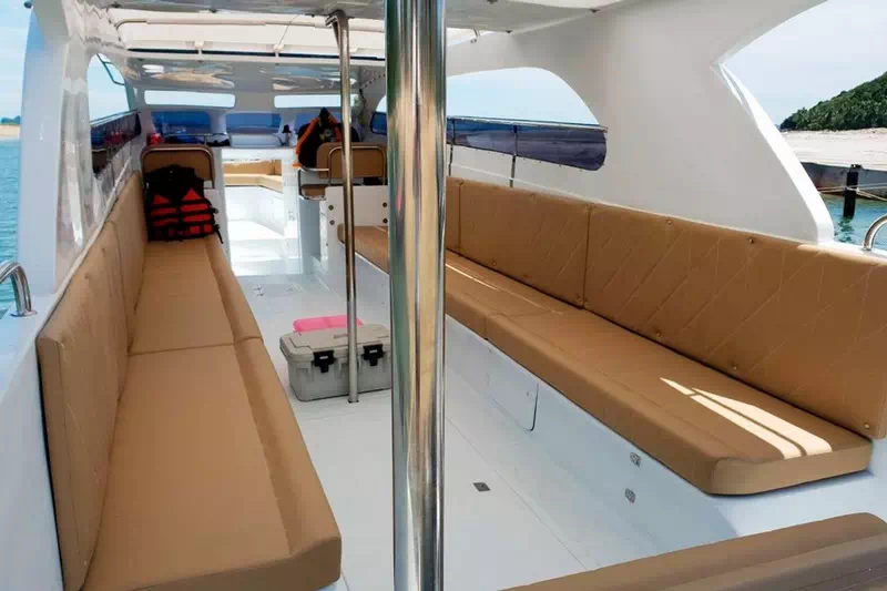 Sealux 38 twin engine speedboat Koh Samui