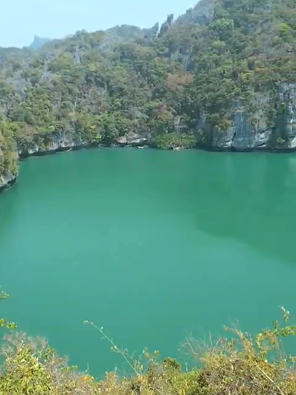 Emerald Lake Angthong